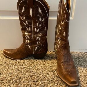 Ariat Sonora Women’s Cowboy Boots size 8